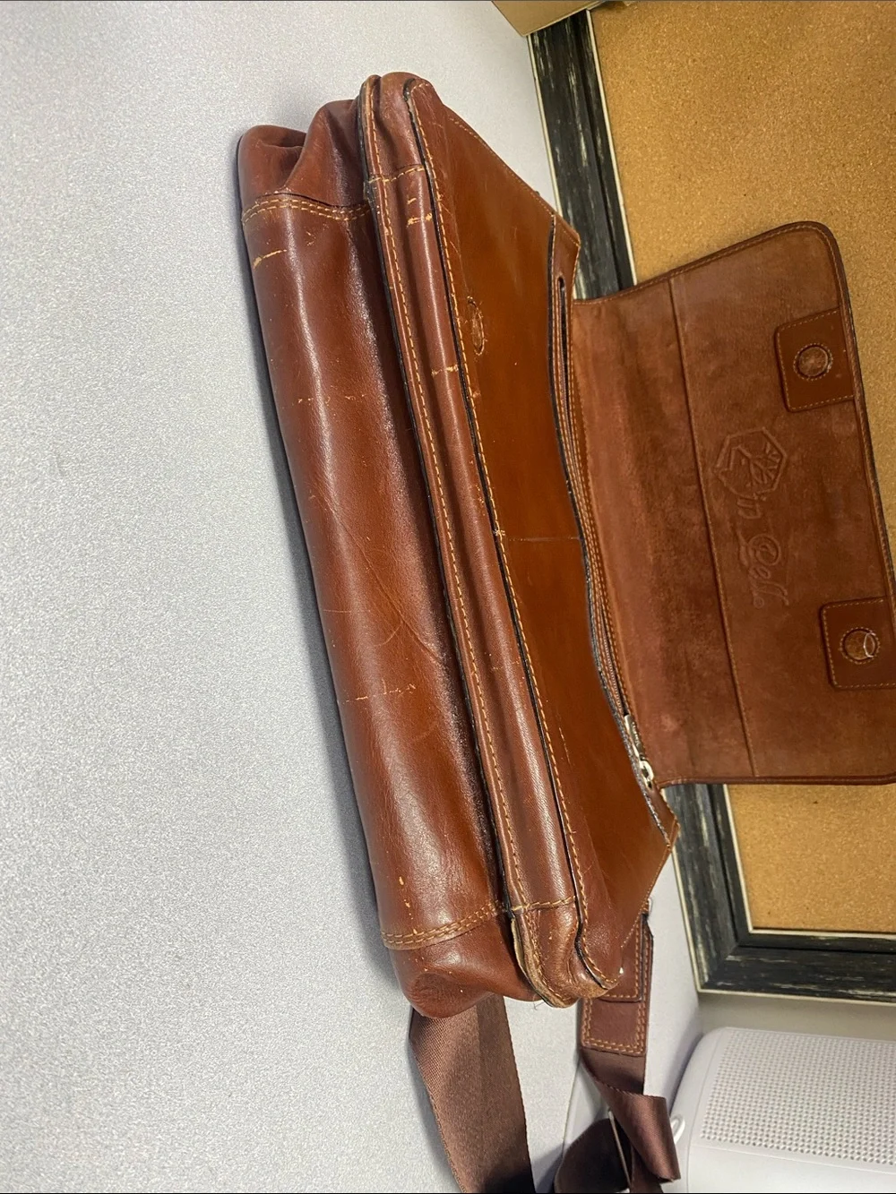 Vintage Men's Brown Leather Messenger Bag with Adjustable Strap